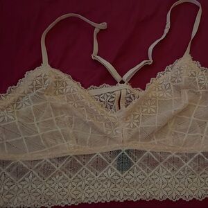 Delicate Lace Bralette in Cream
